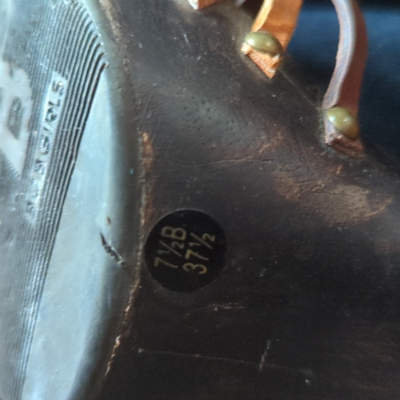 BCBGirls Shoes Wooden T-strap Block Heel Size 7 1/2 - Picture 7 of 9